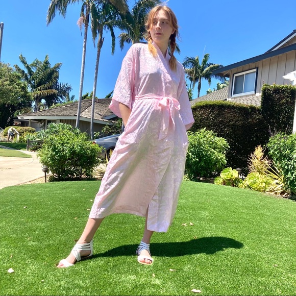 🚫SOLD🚫Pastel pink 80s floral robe - Picture 4 of 9